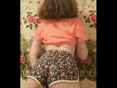 ❤️ Nwa ọhụrụ sexy na-eyipụ uwe mkpirisi ya na igwefoto ❤️❌  Mmekọahụ  ❤